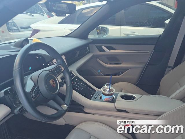 Porsche Taycan Base — пробег 28 555 км — фото 5 из 5
