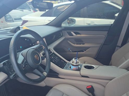 Porsche Taycan Base — пробег 28 555 км — фото 5 из 5