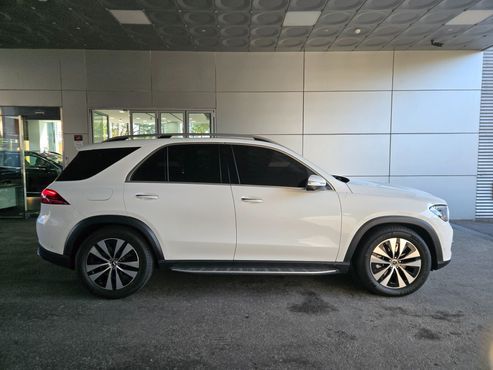 Mercedes-Benz GLE-Class GLE300d 4MATIC — пробег 3 900 км — фото 4 из 5