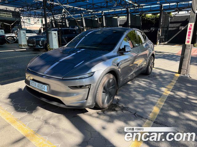 Tesla Model Y RWD — пробег 11 500 км — фото 1 из 5