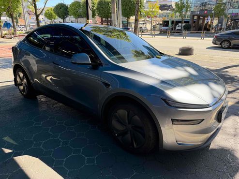 Tesla Model Y RWD — пробег 11 500 км — фото 5 из 5