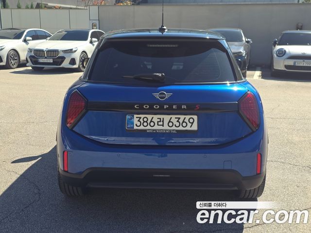 Mini Cooper 5 Door Favoured — пробег 4 026 км — фото 4 из 5