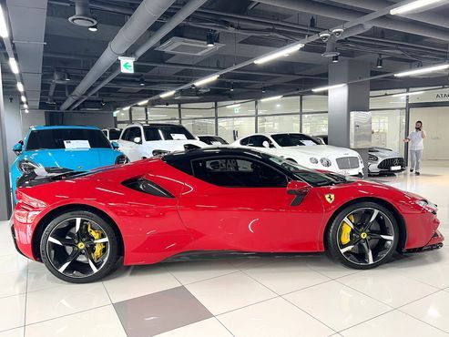 Ferrari SF90 4.0 — пробег 640 км — фото 2 из 5