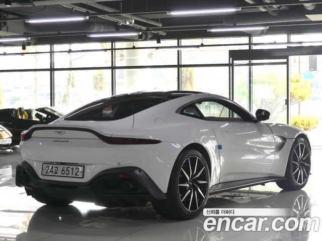 Astonmartin Vantage 4.0 V8 Coupe — пробег 30 400 км — фото 3 из 5