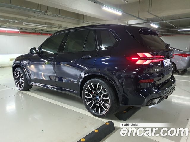 BMW X5 xDrive 50e M Sport — пробег 1 742 км — фото 2 из 5