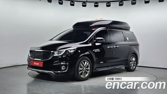 Kia Carnival 9-seater Hi-Limousine Noblesse — пробег 94 465 км — фото 1 из 5