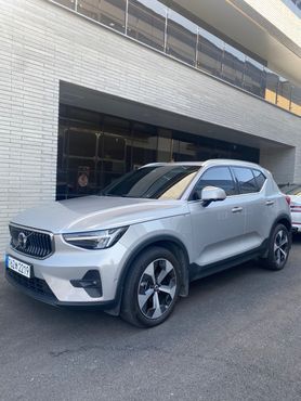 Volvo XC40 B4 Ultimate Bright — пробег 39 486 км — фото 2 из 5