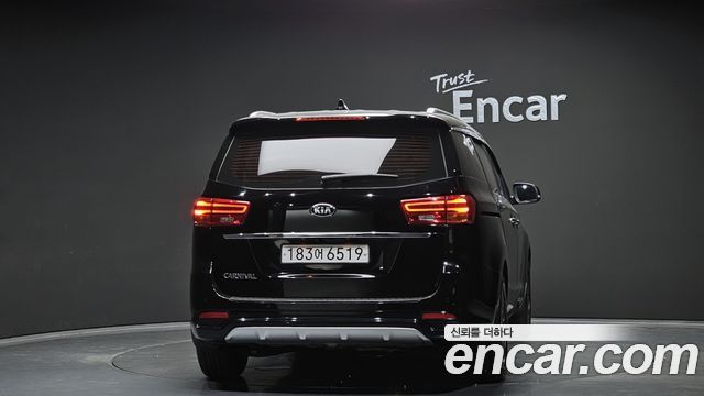 Kia Carnival из Кореи Encar