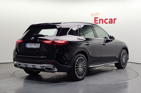 Mercedes-Benz GLC-Class GLC300 4MATIC AMG Line — пробег 23 260 км — фото 2 из 5