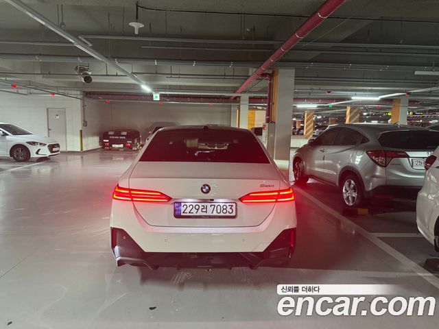 BMW 5-Series 520i M Sport — пробег 17 500 км — фото 4 из 5