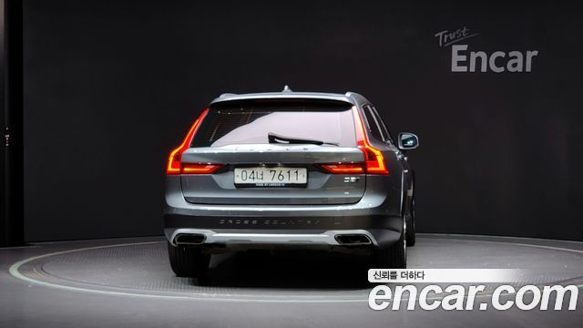 Volvo V90 D5 AWD — пробег 134 782 км — фото 4 из 5