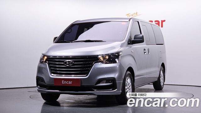 Hyundai Starex Van 5-Seater Smart — пробег 71 774 км — фото 1 из 5