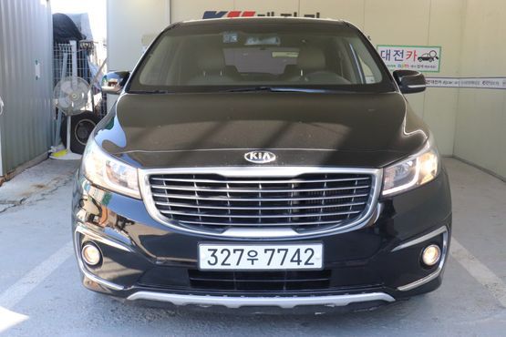 Kia Carnival 9-seater Luxury — пробег 216 592 км — фото 3 из 5