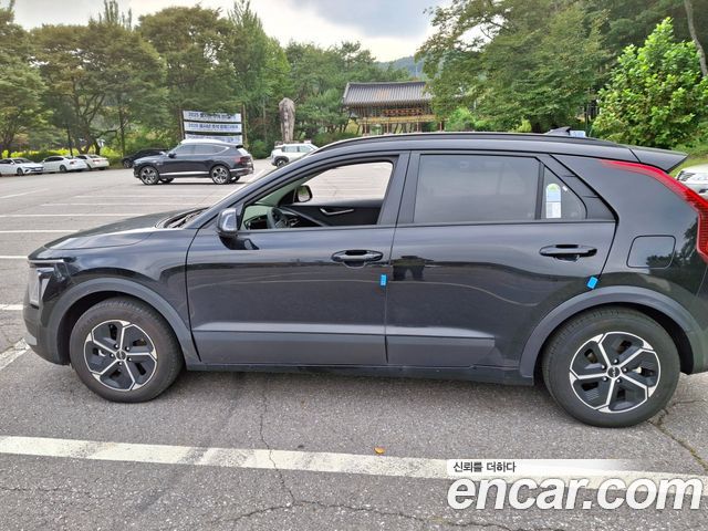 Kia Niro Prestige — пробег 18 000 км — фото 3 из 5