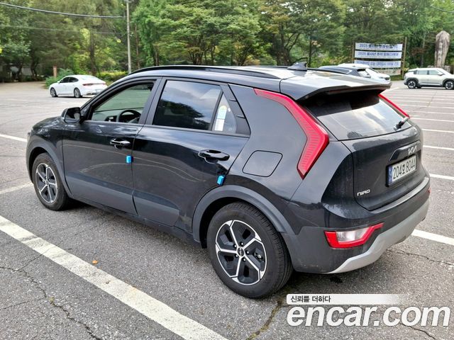 Kia Niro Prestige — пробег 18 000 км — фото 4 из 5