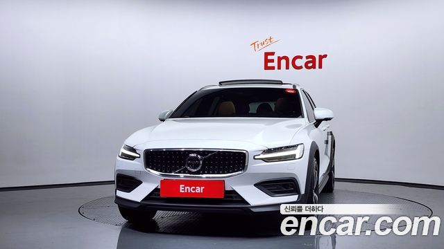 Volvo V60 T5 Pro AWD — пробег 89 077 км — фото 3 из 5