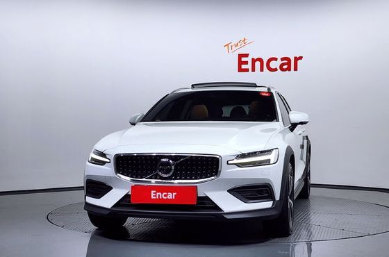 Volvo V60 T5 Pro AWD — пробег 89 077 км — фото 3 из 5