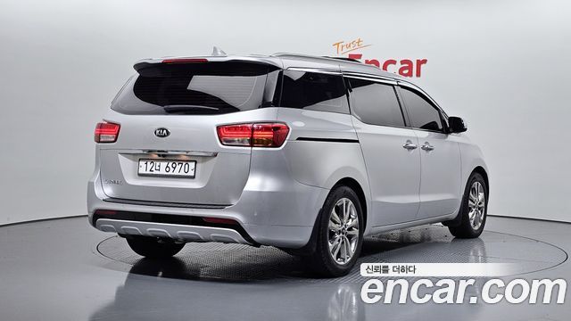 Kia Carnival 9-seater Noblesse — пробег 178 048 км — фото 2 из 5