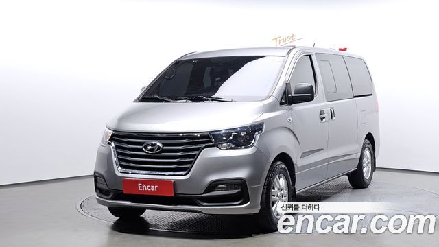 Hyundai Starex Van 5-Seater Modern — пробег 140 617 км — фото 1 из 5