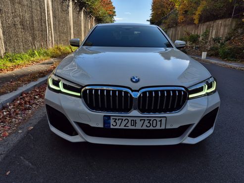BMW 5-Series 520i M Sport — пробег 50 900 км — фото 1 из 5