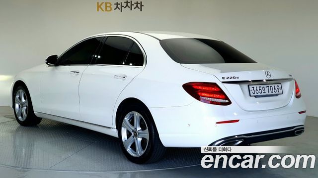 Mercedes-Benz E-Class из Кореи Encar