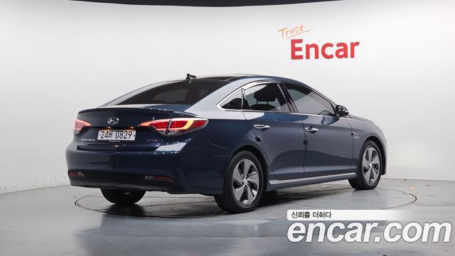 Hyundai Sonata 2.0 HEV Premium — пробег 111 905 км — фото 2 из 5