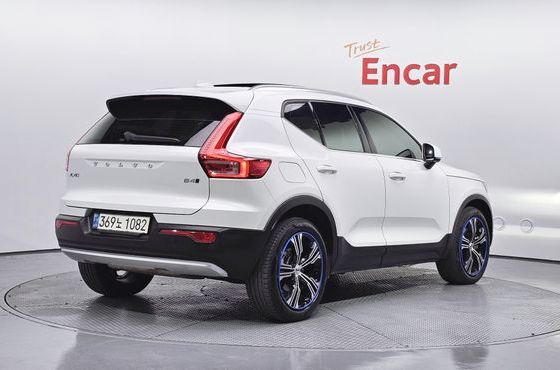 Volvo XC40 B4 Inscription — пробег 32 099 км — фото 2 из 5