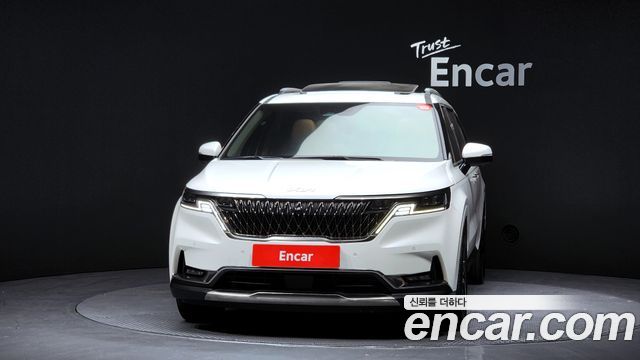 Kia Carnival 9-Seater Signature — пробег 56 884 км — фото 3 из 5