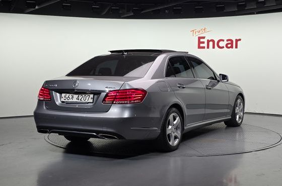 Mercedes-Benz E-Class E250 CDI 4MATIC — пробег 240 409 км — фото 2 из 5
