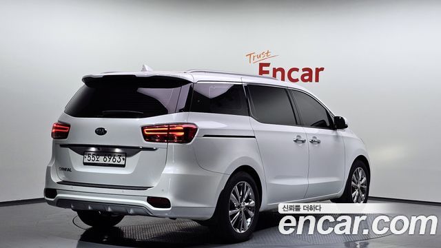 Kia Carnival из Кореи Encar