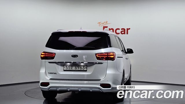 Kia Carnival из Кореи Encar