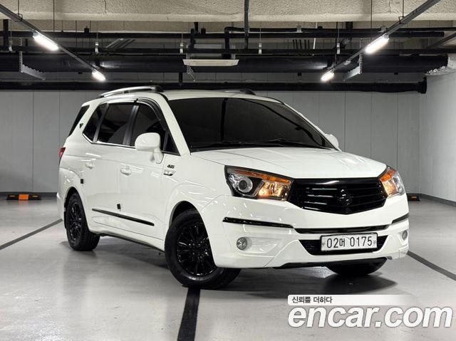 Ssangyong KORANDO 4WD TX 9-seater — пробег 140 500 км — фото 1 из 5
