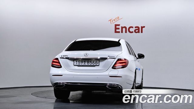Mercedes-Benz E-Class E300e 4MATIC Exclusive — пробег 133 052 км — фото 4 из 5