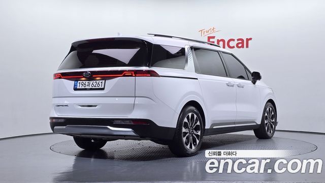 Kia Carnival Diesel 9-Seater Signature — пробег 16 393 км — фото 2 из 5