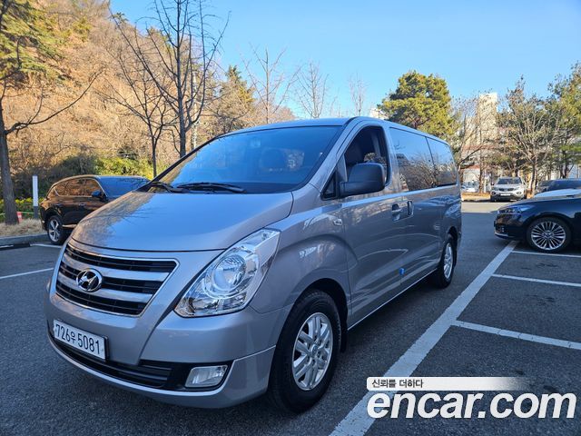 Hyundai Starex 12-Seater Wagon Smart — пробег 158 000 км — фото 1 из 5