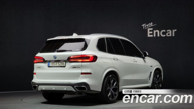 BMW X5 xDrive 45e M Sport — пробег 59 963 км — фото 2 из 5