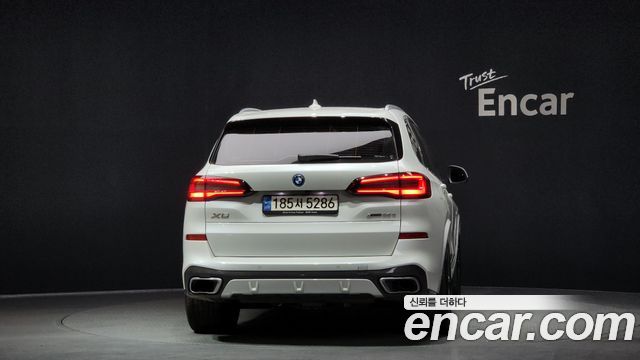 BMW X5 xDrive 45e M Sport — пробег 59 963 км — фото 4 из 5