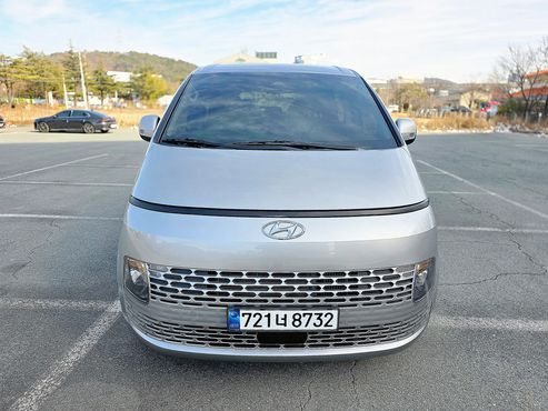 Hyundai Staria 4WD Tourer 11-Seater Modern — пробег 72 476 км — фото 4 из 5
