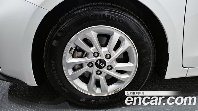 Kia K3 из Кореи Encar