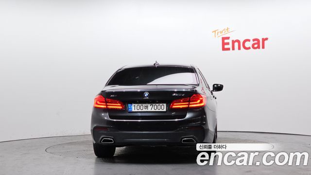 BMW 5-Series 520d xDrive M Sport Package Plus — пробег 88 488 км — фото 4 из 5