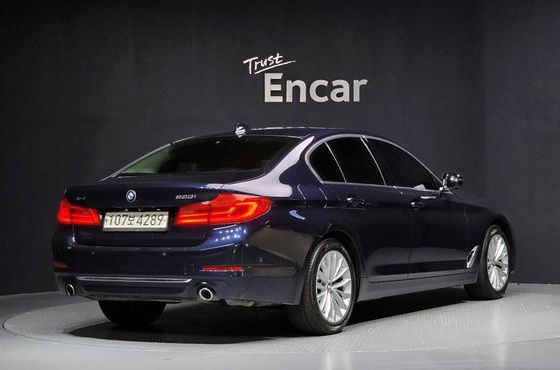 BMW 5-Series 530i xDrive Luxury Plus — пробег 112 072 км — фото 2 из 5