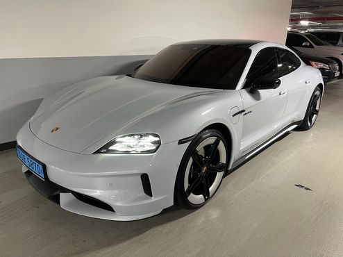 Porsche Taycan Base 4 — пробег 5 100 км — фото 4 из 5