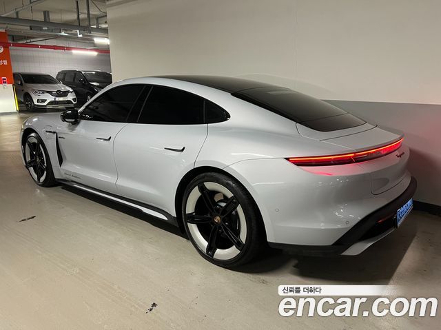Porsche Taycan Base 4 — пробег 5 100 км — фото 5 из 5
