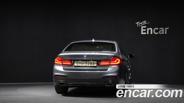 BMW 5-Series 530i M Sport Package Plus — пробег 124 945 км — фото 4 из 5