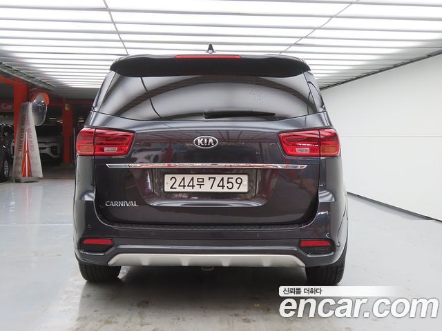 Kia Carnival из Кореи Encar