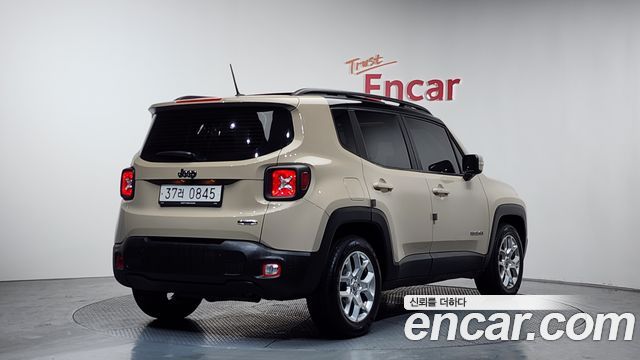 Jeep Renegade 2.4 Longitude — пробег 45 233 км — фото 2 из 5