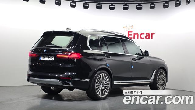 BMW X7 xDrive 40i Design Pure Excellence 7-Seater — пробег 50 493 км — фото 2 из 5