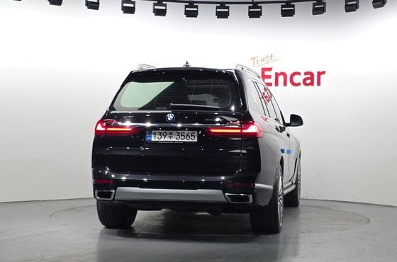 BMW X7 xDrive 40i Design Pure Excellence 7-Seater — пробег 50 493 км — фото 4 из 5
