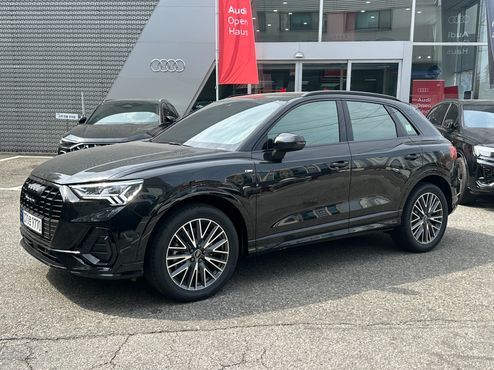 Audi Q3 40 TFSI Quattro Premium — пробег 70 км — фото 1 из 5
