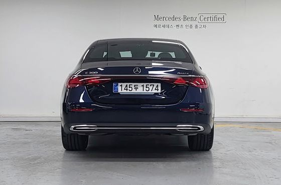 Mercedes-Benz E-Class E300 4MATIC Exclusive — пробег 4 128 км — фото 4 из 5